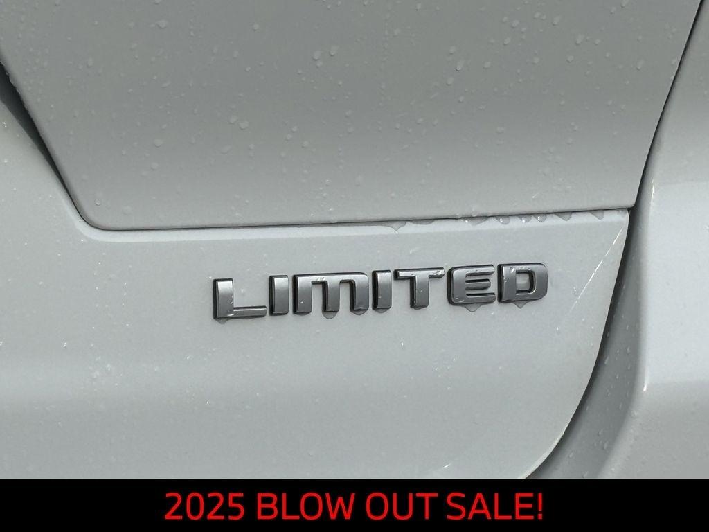 Jeep Grand Cherokee L Limited 2WD 2025