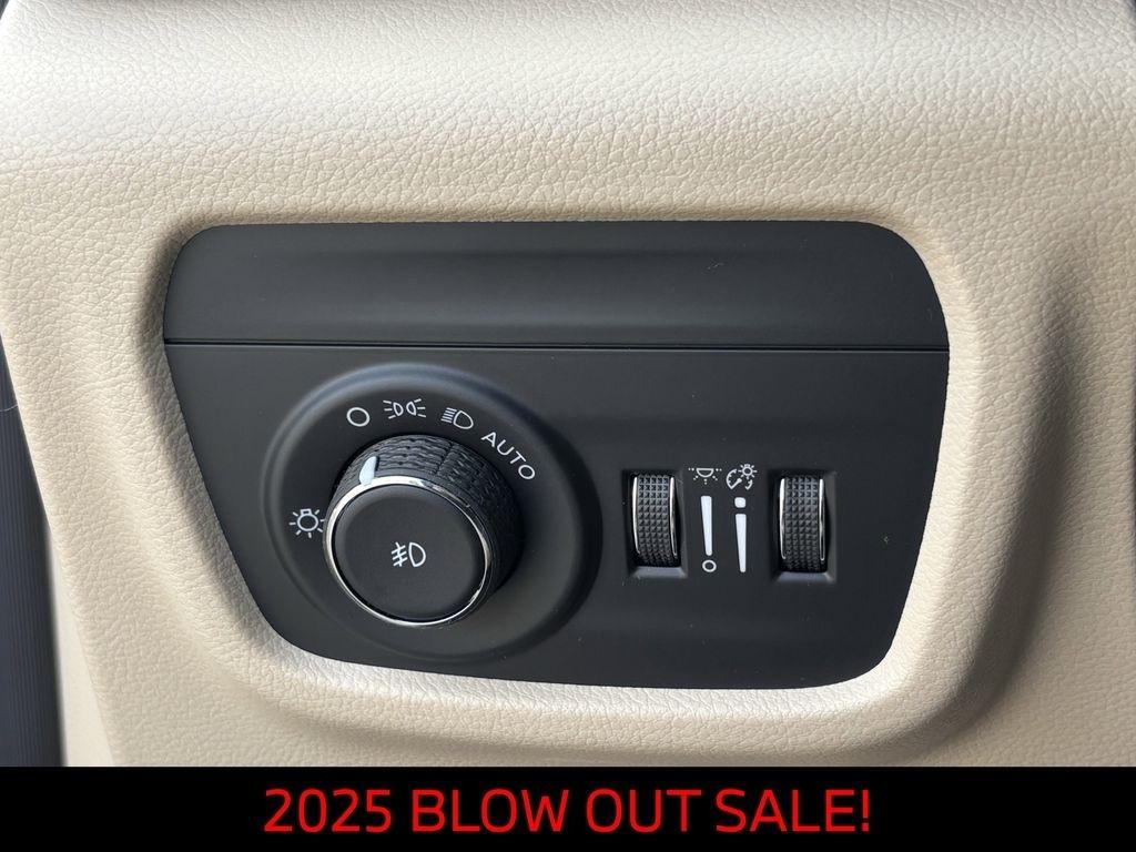 Jeep Grand Cherokee L Limited 2WD 2025