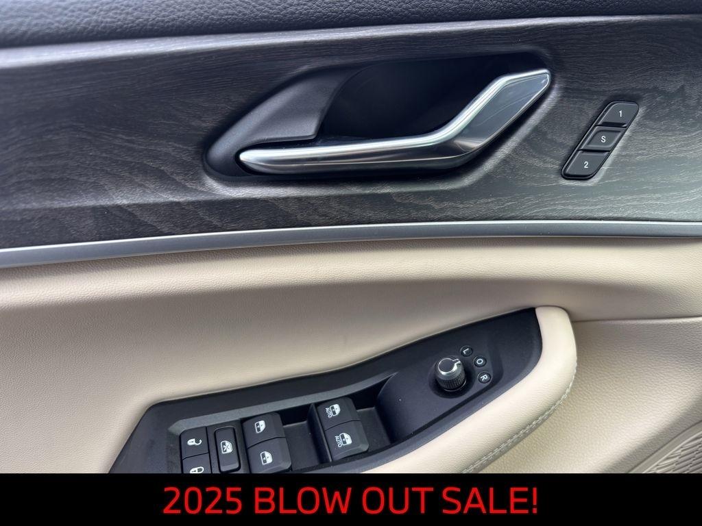 Jeep Grand Cherokee L Limited 2WD 2025