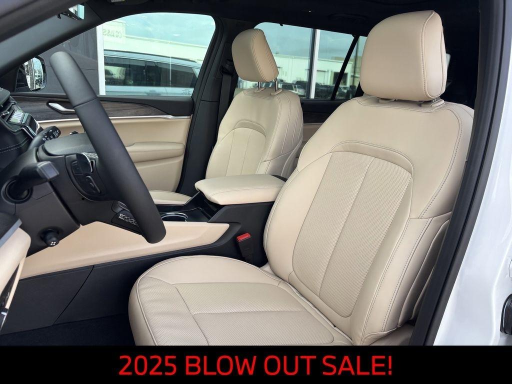 Jeep Grand Cherokee L Limited 2WD 2025