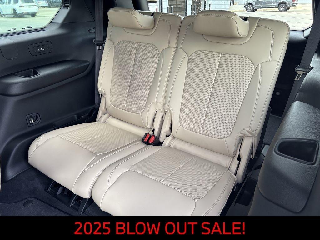 Jeep Grand Cherokee L Limited 2WD 2025