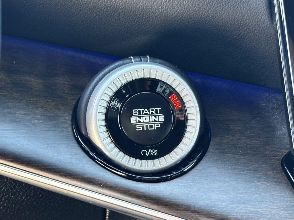 Jeep Grand Wagoneer Base 2024