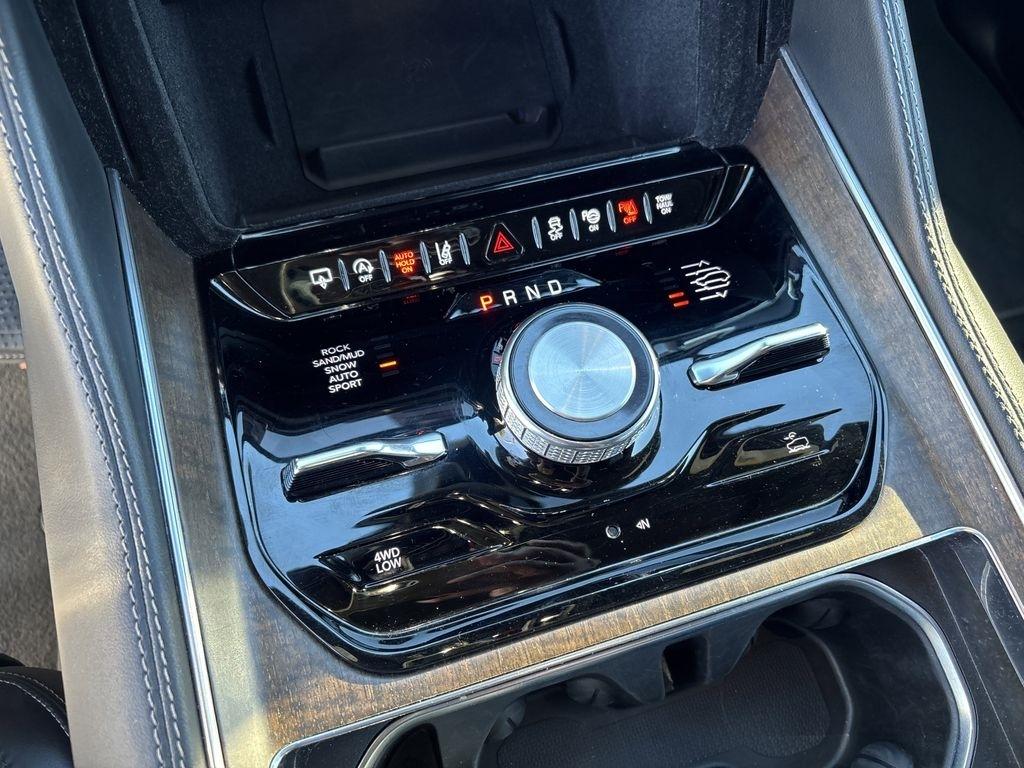 Jeep Grand Wagoneer Base 2024