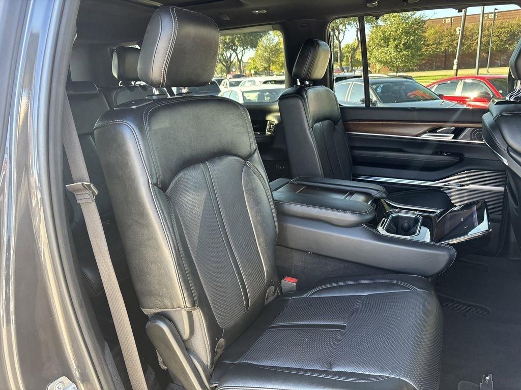 Jeep Grand Wagoneer Base 2024