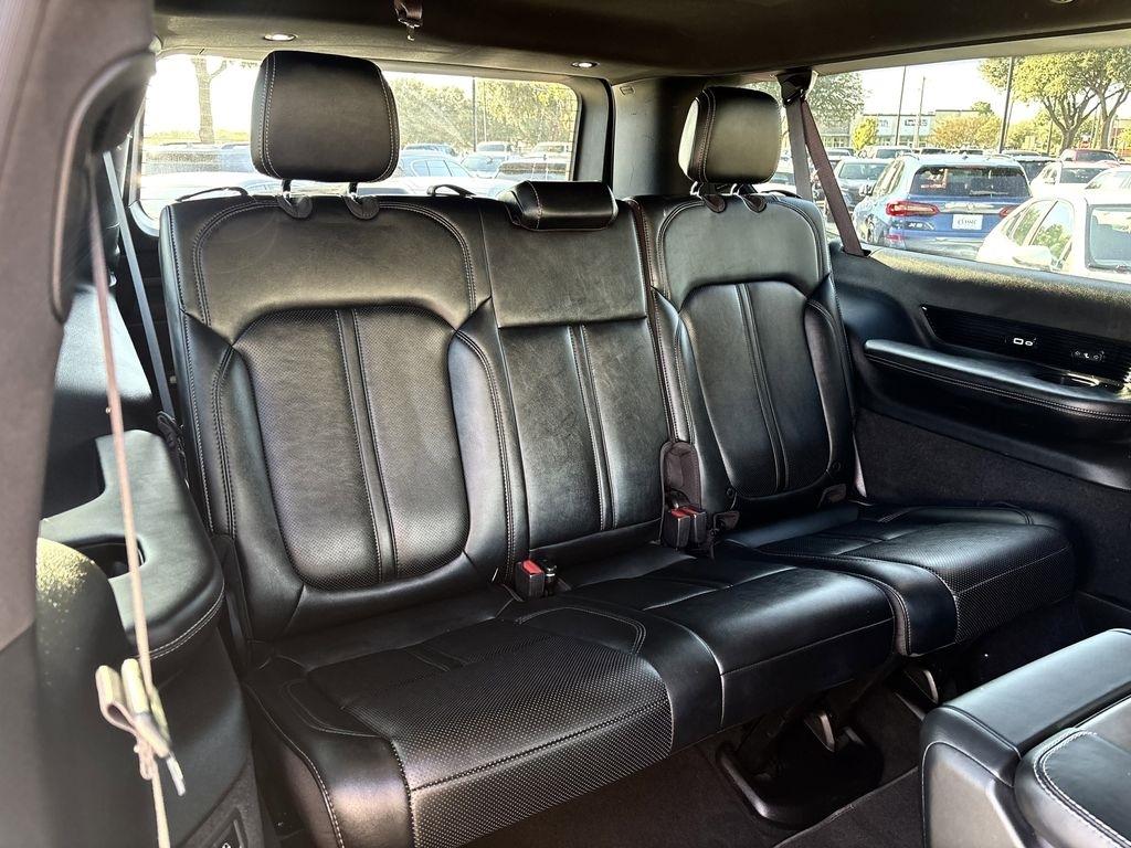 Jeep Grand Wagoneer Base 2024