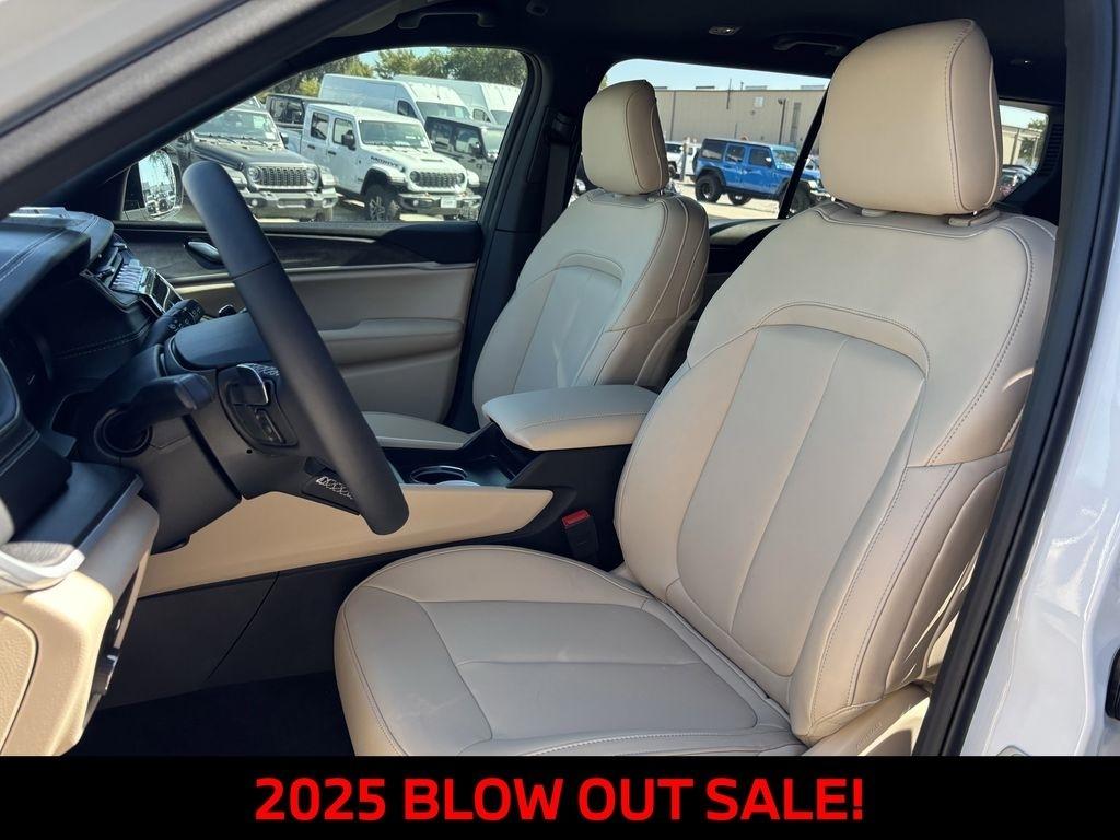 Jeep Grand Cherokee L Limited 4WD 2025