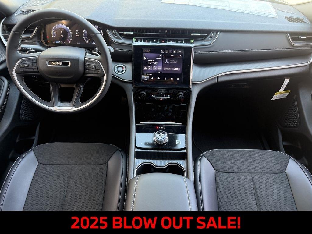 Jeep Grand Cherokee L Laredo 2025