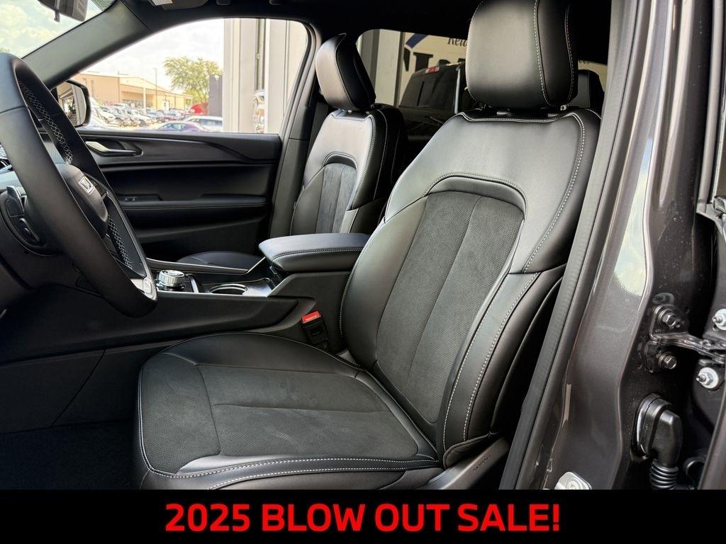 Jeep Grand Cherokee L Laredo 2025