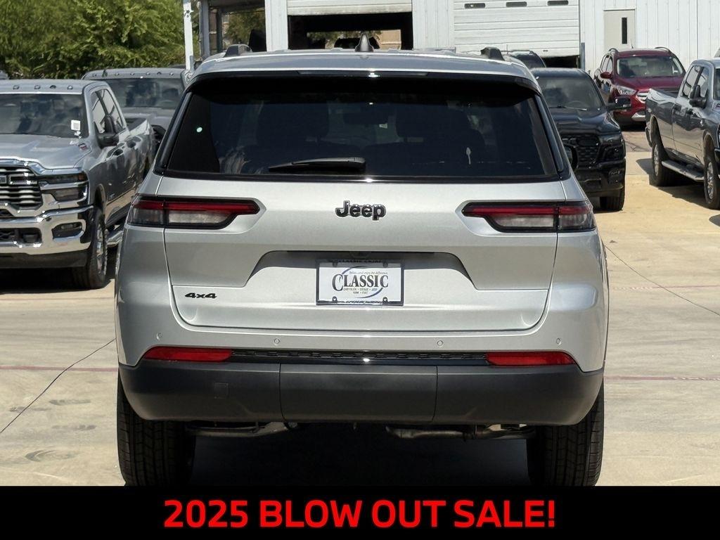 Jeep Grand Cherokee L Laredo 4WD 2025
