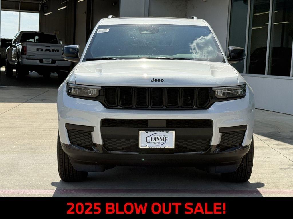 Jeep Grand Cherokee L Laredo 4WD 2025