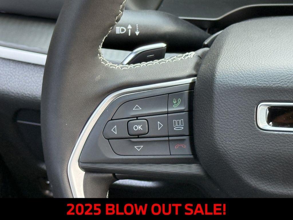 Jeep Grand Cherokee L Laredo 4WD 2025