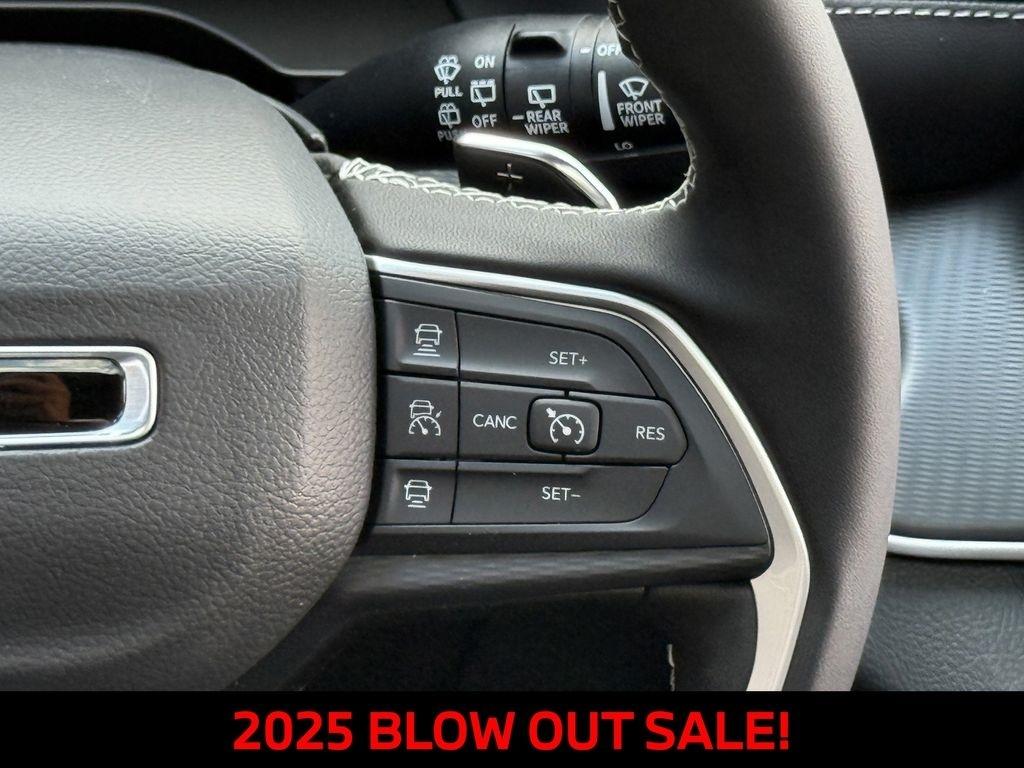 Jeep Grand Cherokee L Laredo 4WD 2025