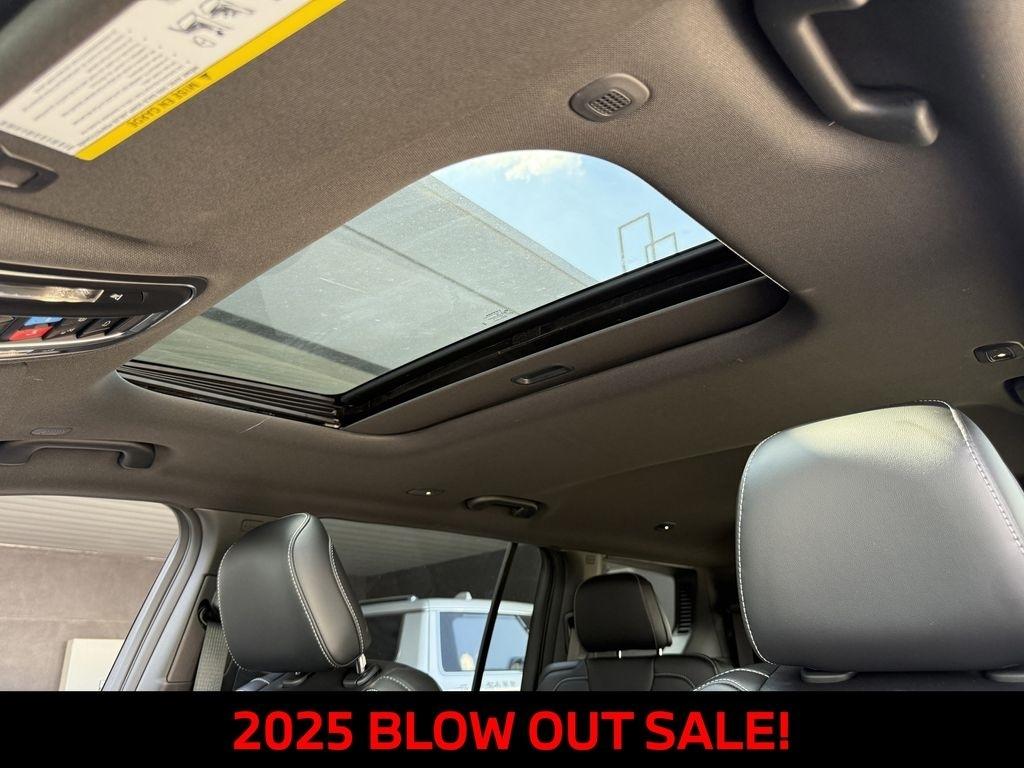 Jeep Grand Cherokee L Laredo 2025