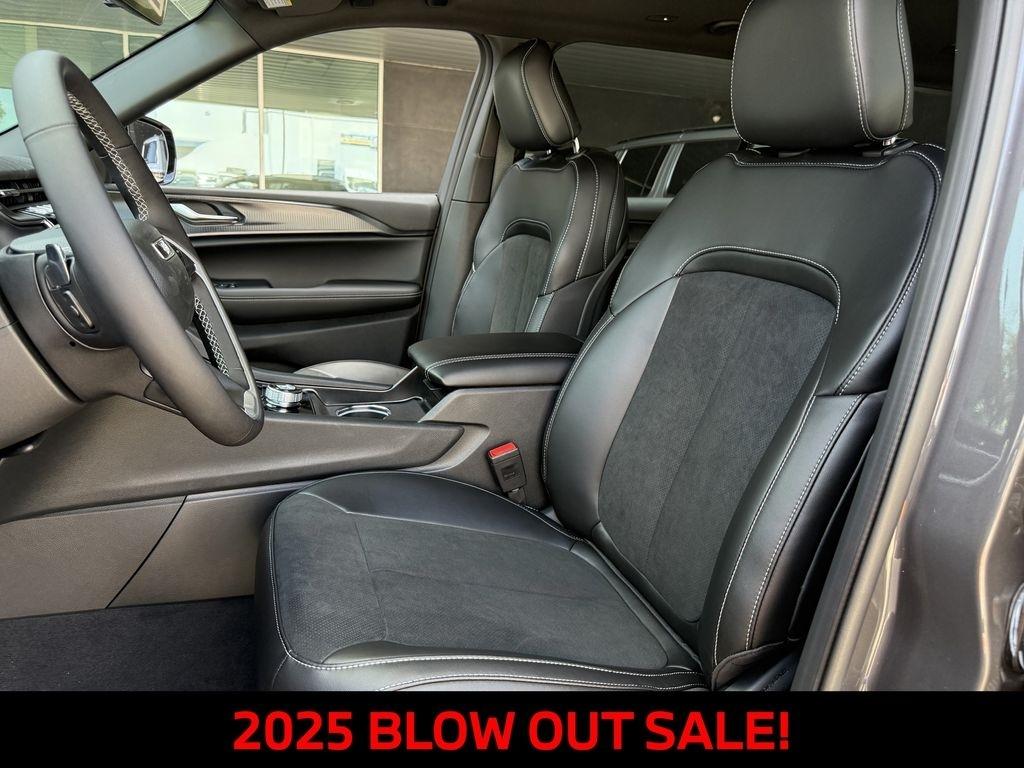 Jeep Grand Cherokee L Laredo 2025