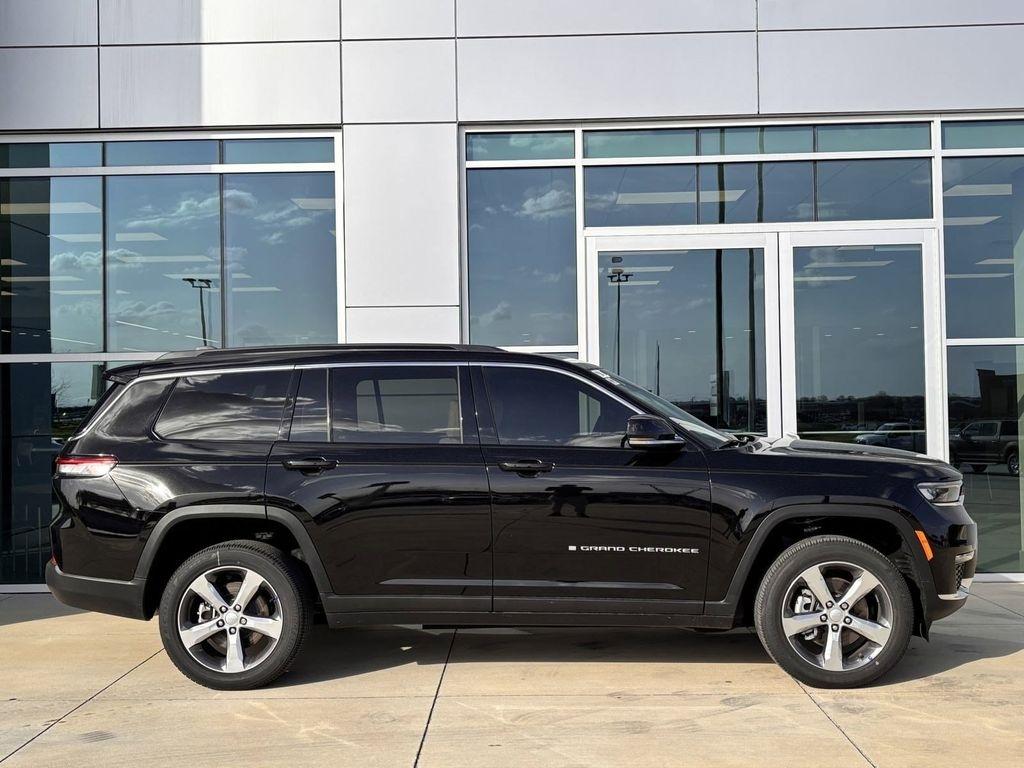 Jeep Grand Cherokee L Limited 2WD 2025