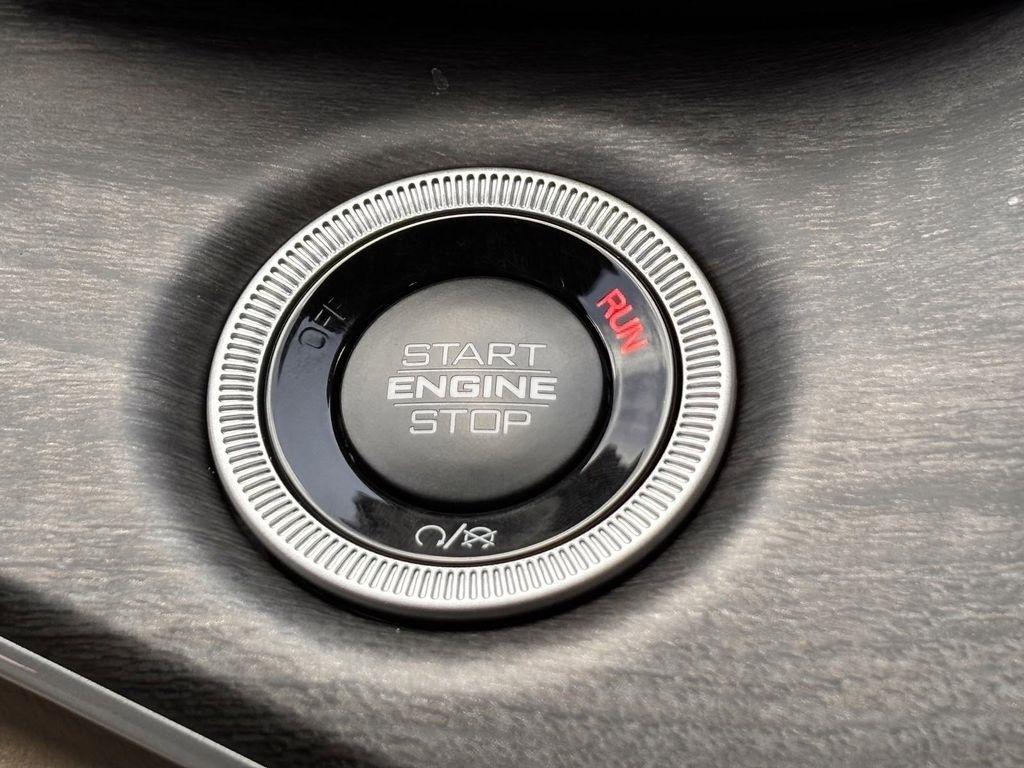 Jeep Grand Cherokee L Limited 2WD 2025