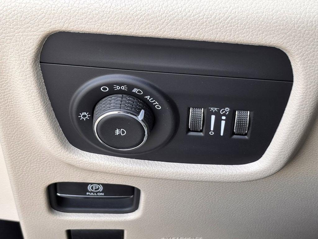 Jeep Grand Cherokee L Limited 2WD 2025