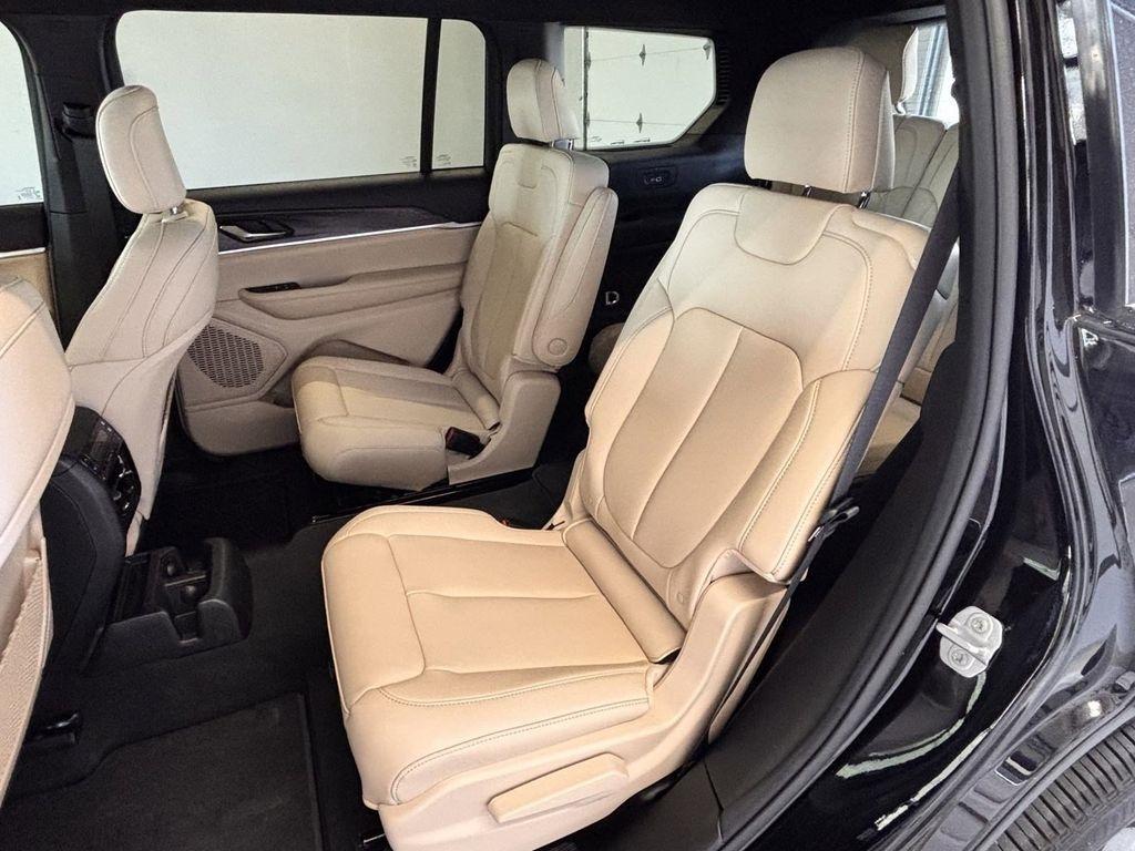 Jeep Grand Cherokee L Limited 2WD 2025