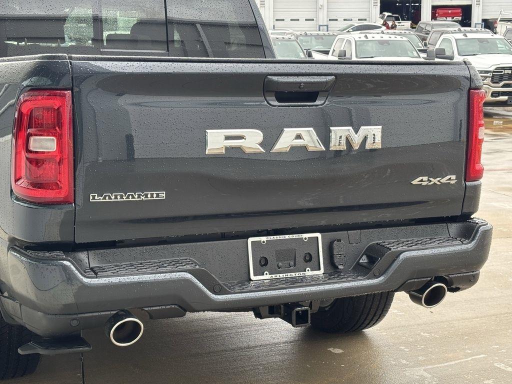 RAM 1500 Laramie Crew Cab SWB 4WD 2026