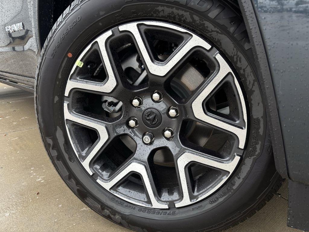 RAM 1500 Laramie Crew Cab SWB 4WD 2026