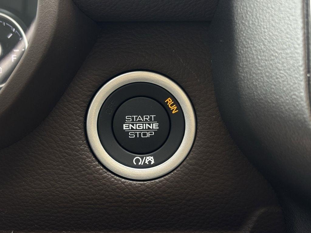 RAM 1500 Laramie Crew Cab SWB 4WD 2026