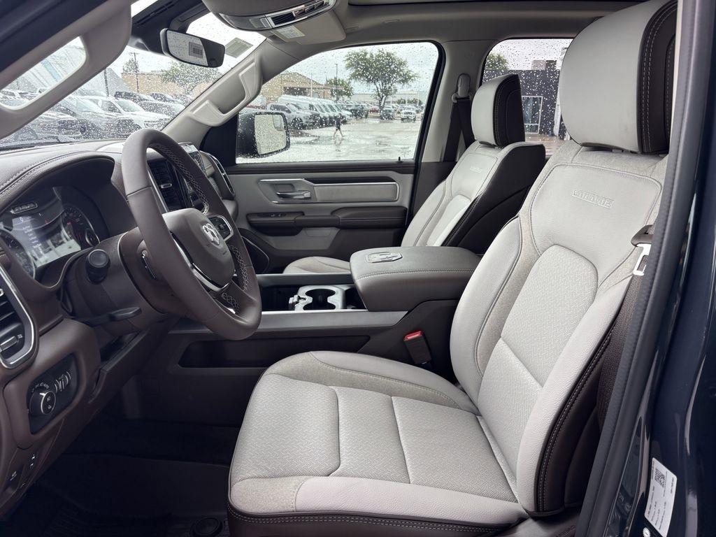 RAM 1500 Laramie Crew Cab SWB 4WD 2026