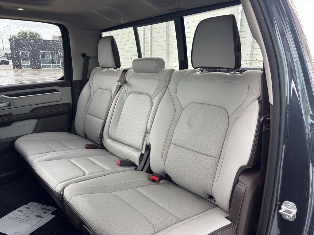 RAM 1500 Laramie Crew Cab SWB 4WD 2026