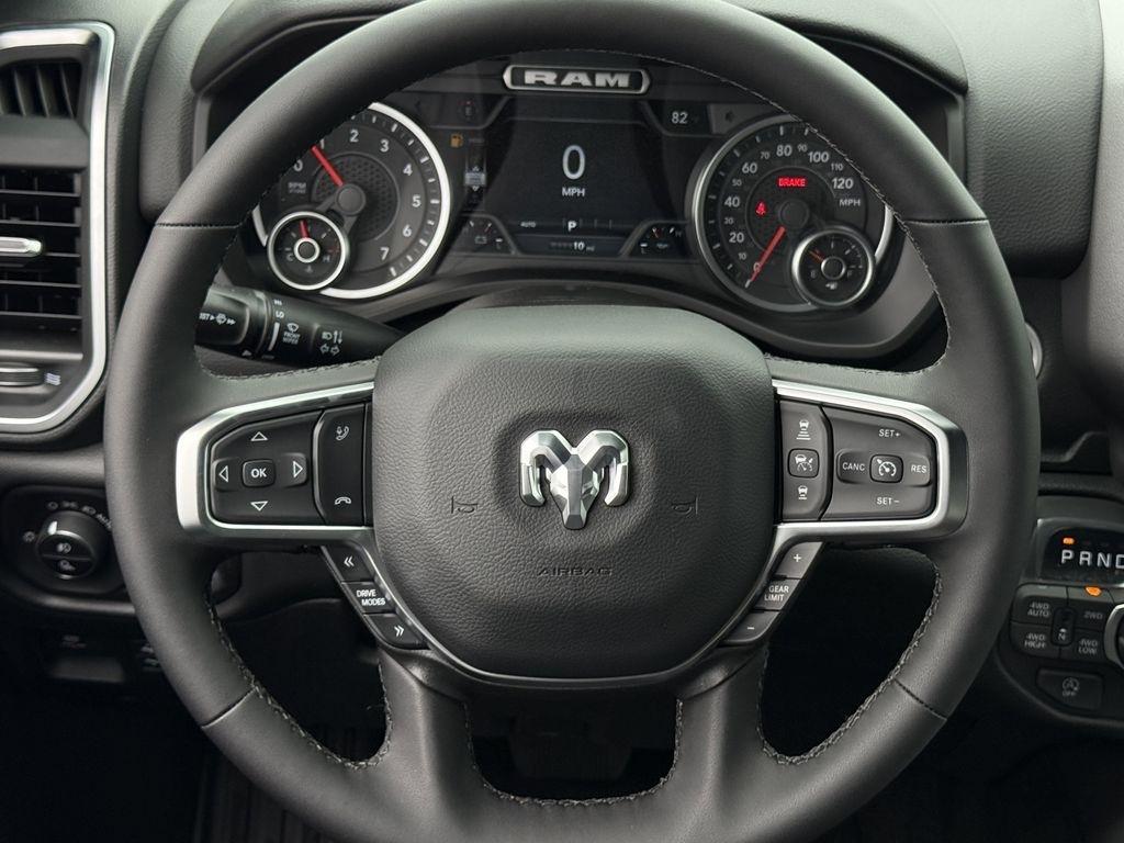 RAM 1500 Big Horn Crew Cab SWB 4WD 2026