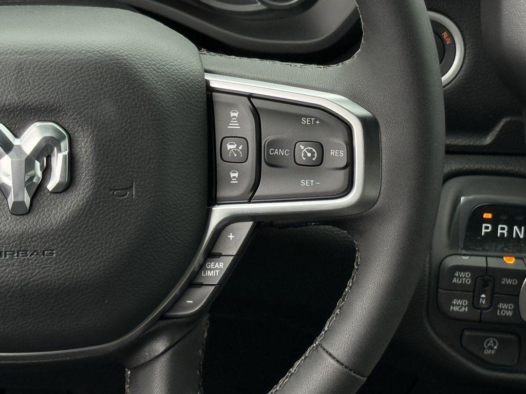 RAM 1500 Big Horn Crew Cab SWB 4WD 2026