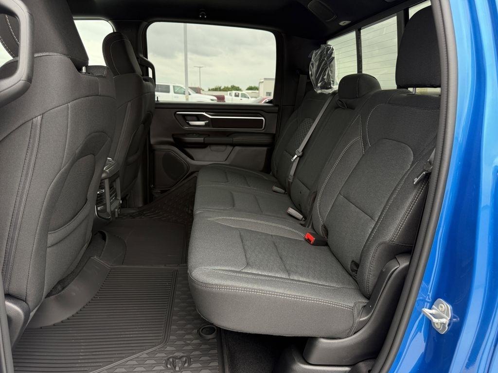 RAM 1500 Big Horn Crew Cab SWB 4WD 2026