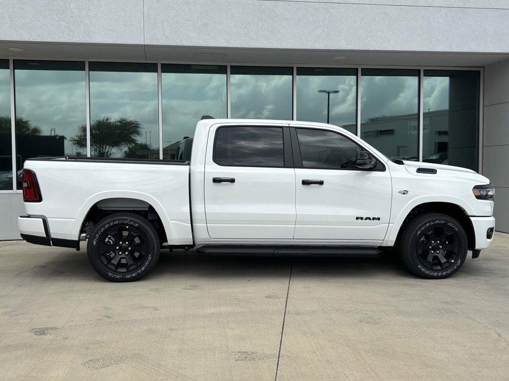 RAM 1500 Big Horn Crew Cab SWB 4WD 2026