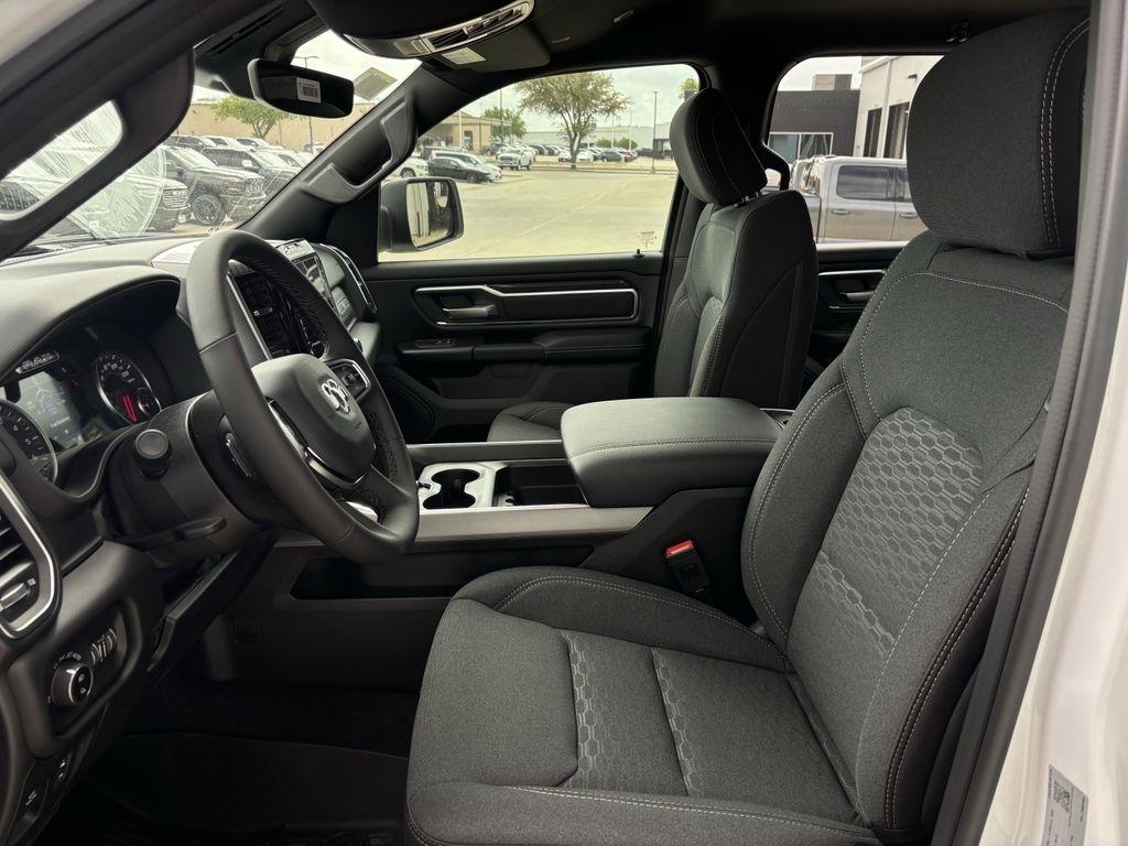 RAM 1500 Big Horn Crew Cab SWB 4WD 2026