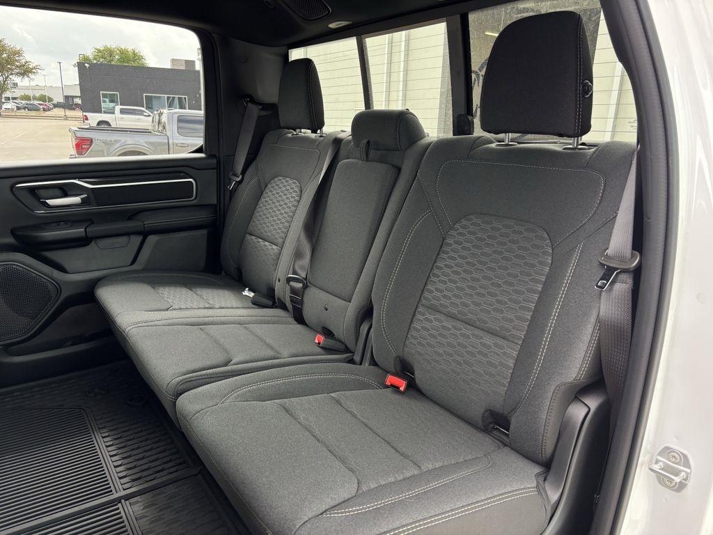 RAM 1500 Big Horn Crew Cab SWB 4WD 2026