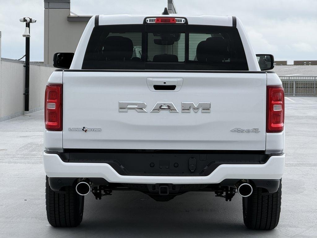 RAM 1500 Big Horn Crew Cab SWB 4WD 2026