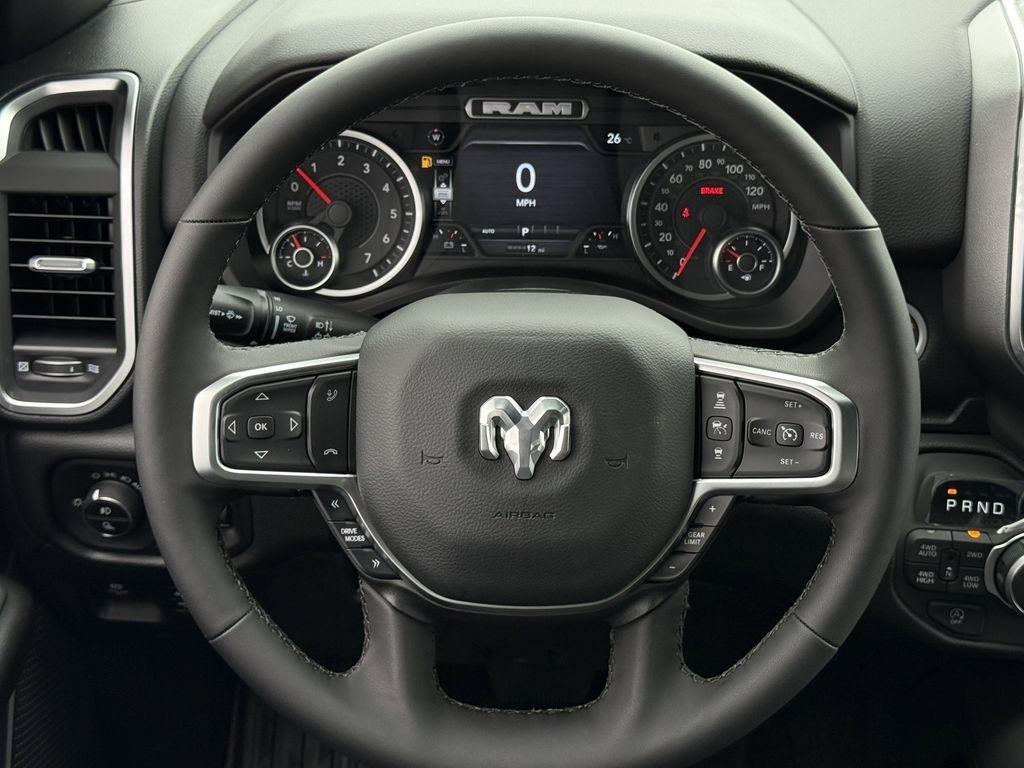 RAM 1500 Big Horn Crew Cab SWB 4WD 2026