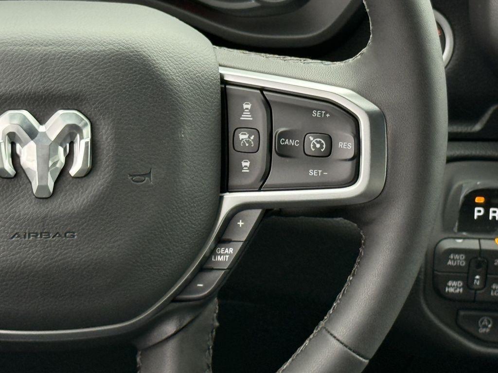 RAM 1500 Big Horn Crew Cab SWB 4WD 2026