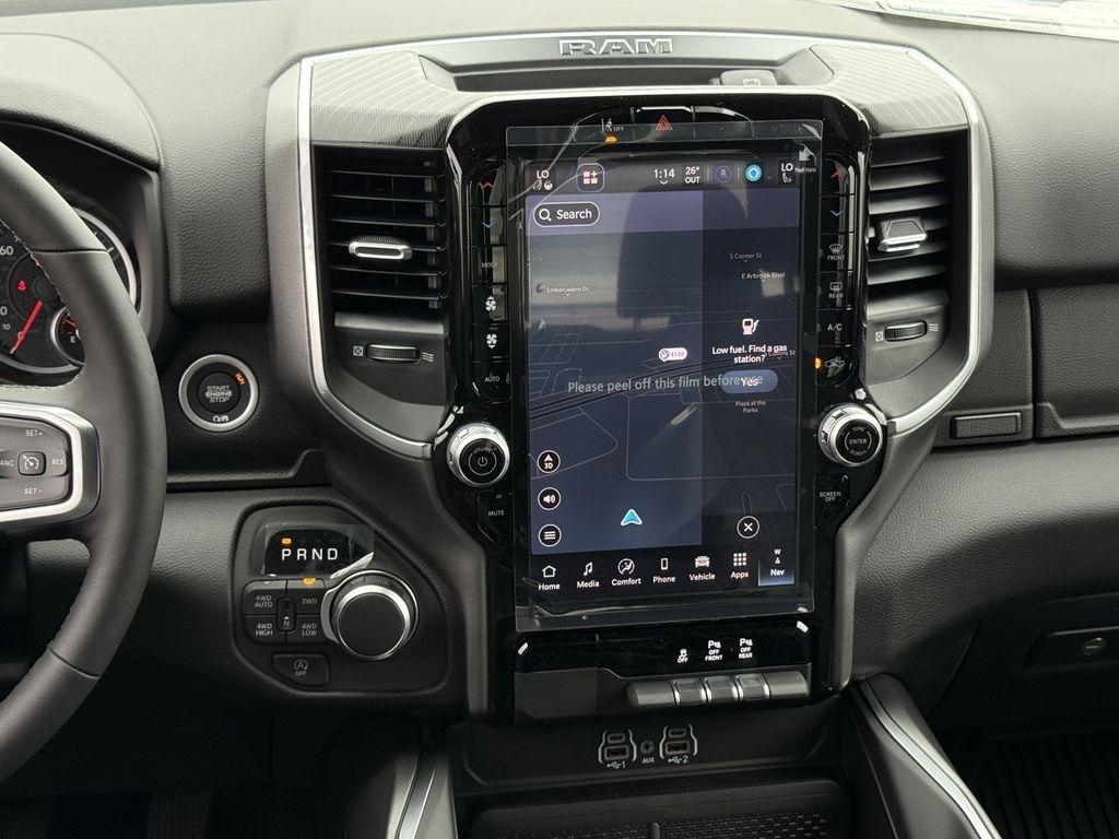 RAM 1500 Big Horn Crew Cab SWB 4WD 2026