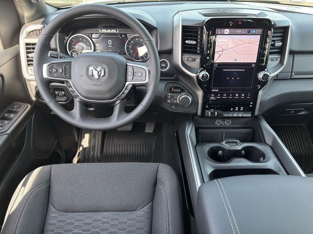 RAM 1500 Big Horn Crew Cab SWB 4WD 2026