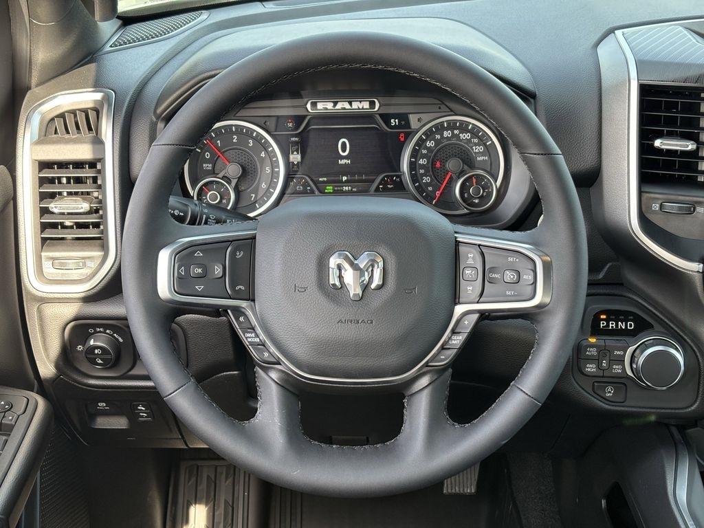 RAM 1500 Big Horn Crew Cab SWB 4WD 2026