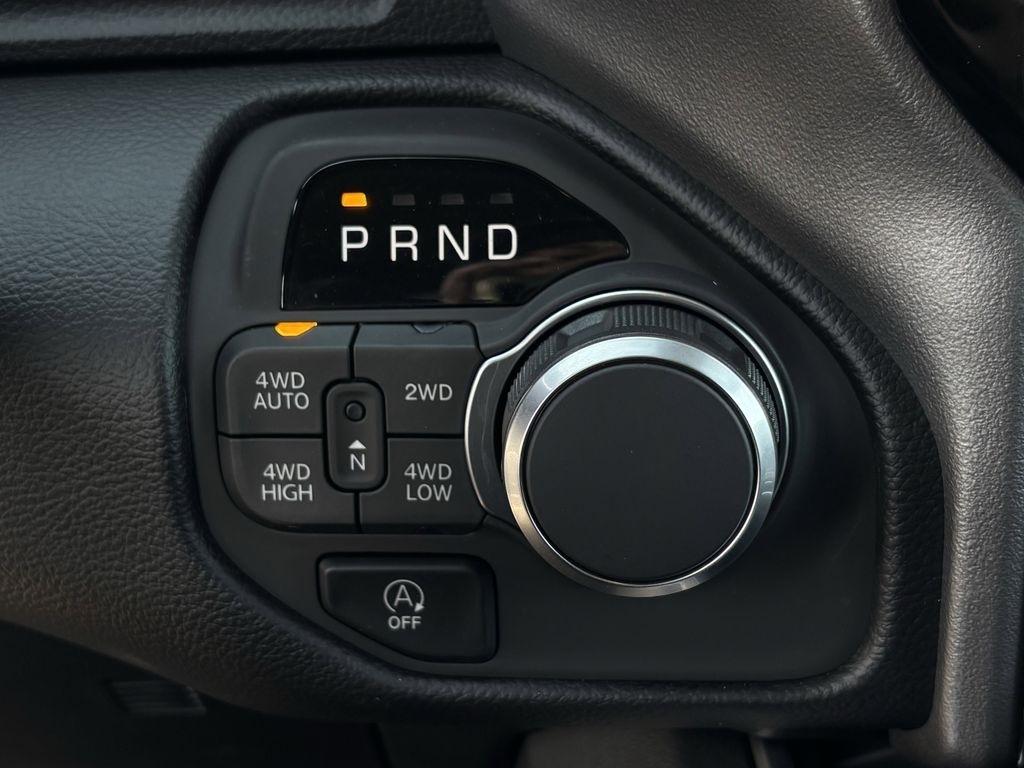 RAM 1500 Big Horn Crew Cab SWB 4WD 2026