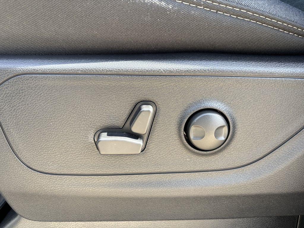 RAM 1500 Big Horn Crew Cab SWB 4WD 2026