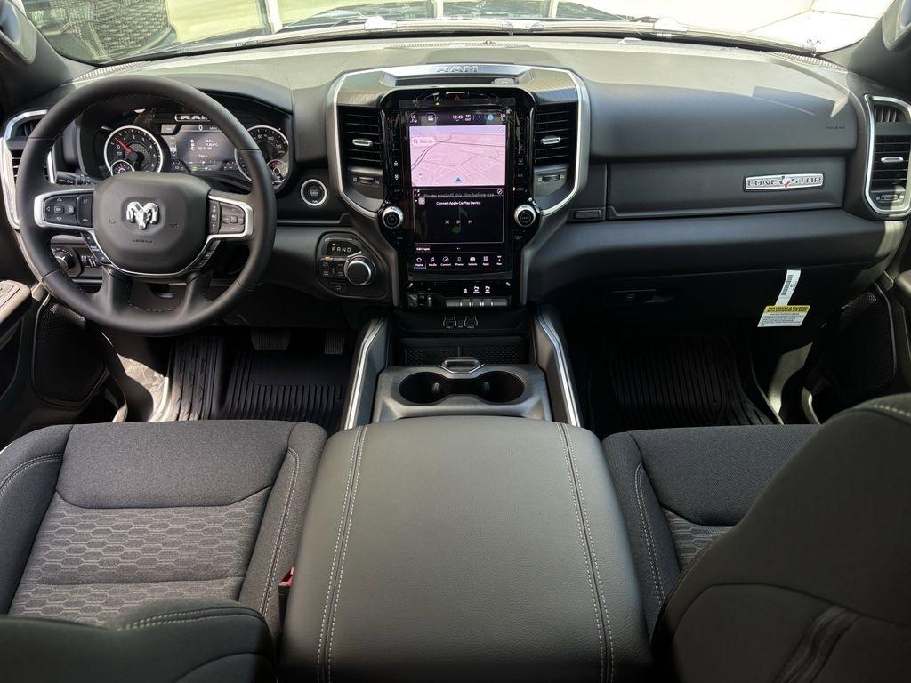 RAM 1500 Big Horn Crew Cab SWB 4WD 2026