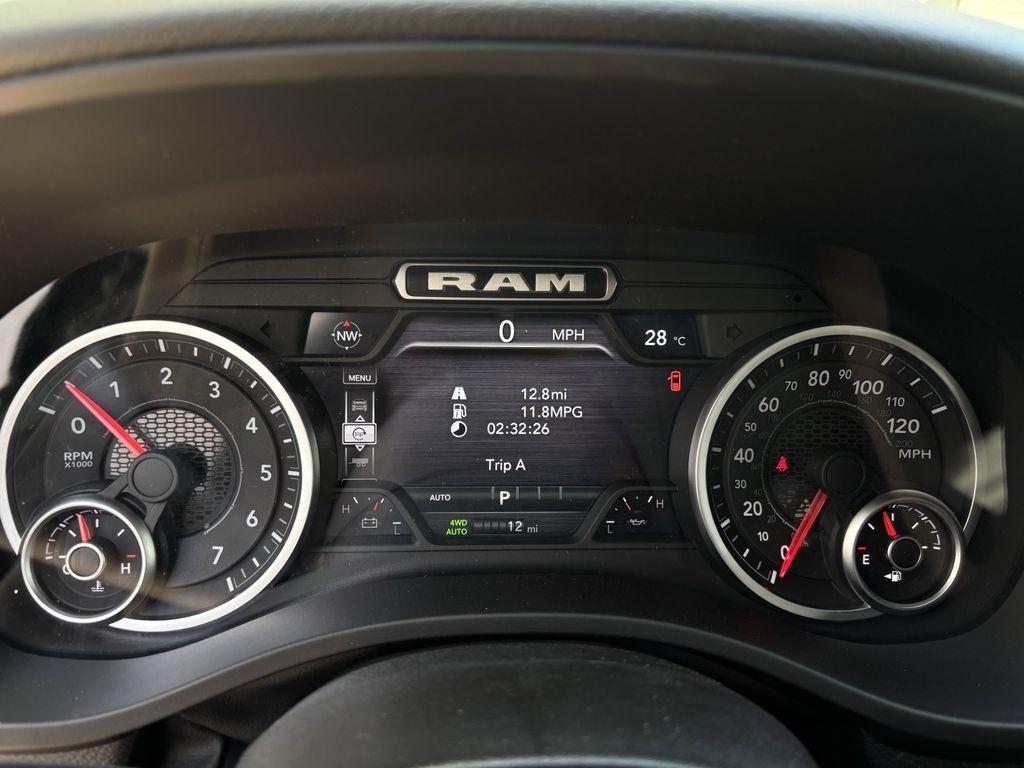 RAM 1500 Big Horn Crew Cab SWB 4WD 2026