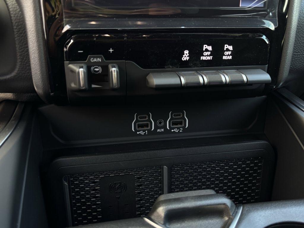 RAM 1500 Big Horn Crew Cab SWB 4WD 2026