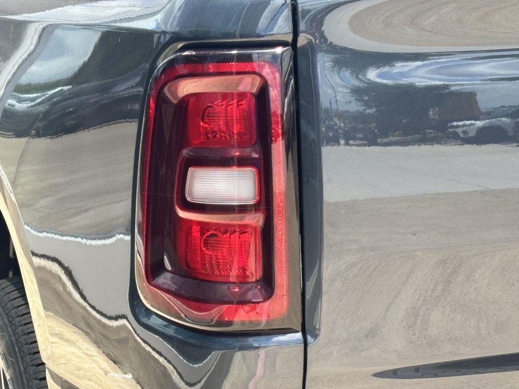 RAM 1500 Tradesman Crew Cab SWB 4WD 2026