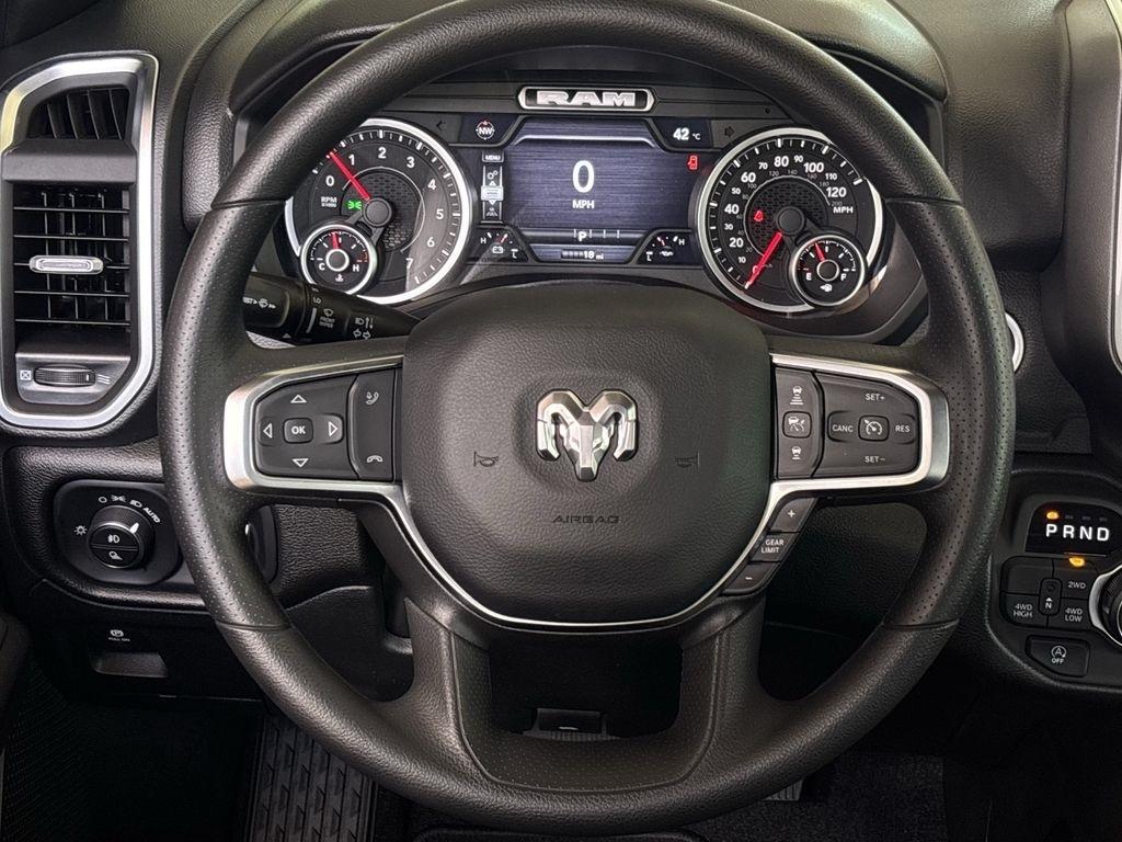 RAM 1500 Tradesman Crew Cab SWB 4WD 2026