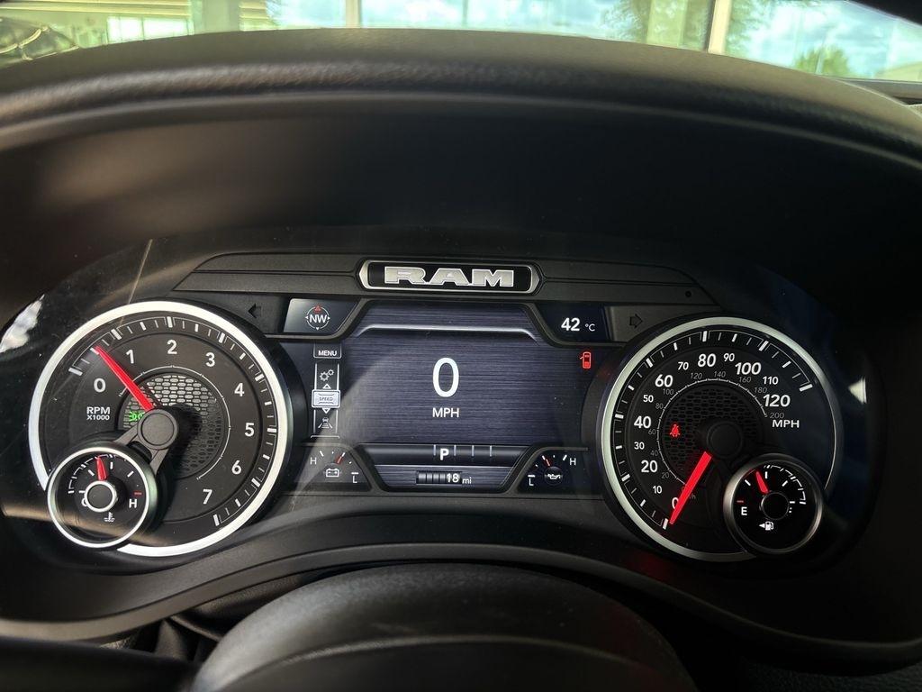 RAM 1500 Tradesman Crew Cab SWB 4WD 2026