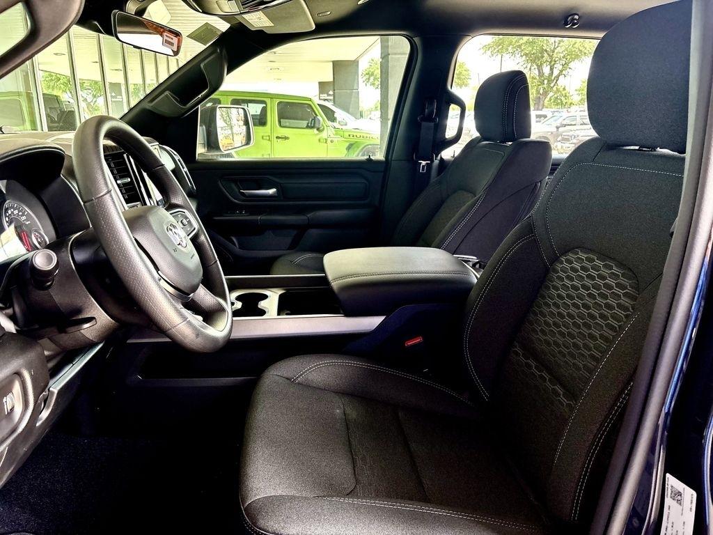 RAM 1500 Tradesman Crew Cab SWB 4WD 2026