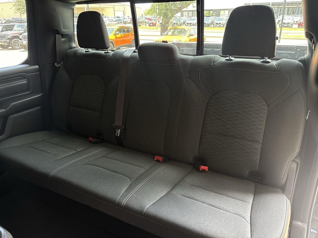 RAM 1500 Tradesman Crew Cab SWB 4WD 2026