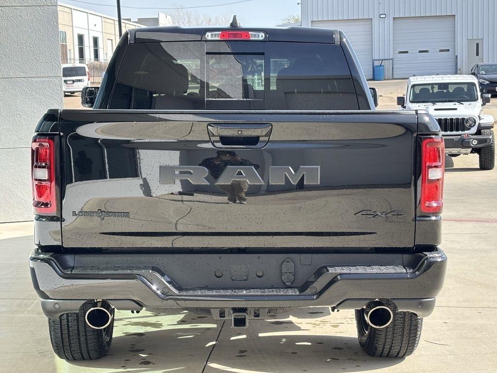 RAM 1500 Big Horn Crew Cab SWB 4WD 2026